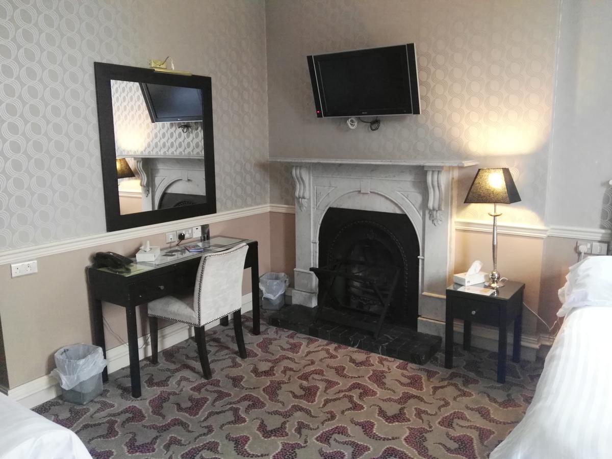 Naas Court Hotel Bagian luar foto