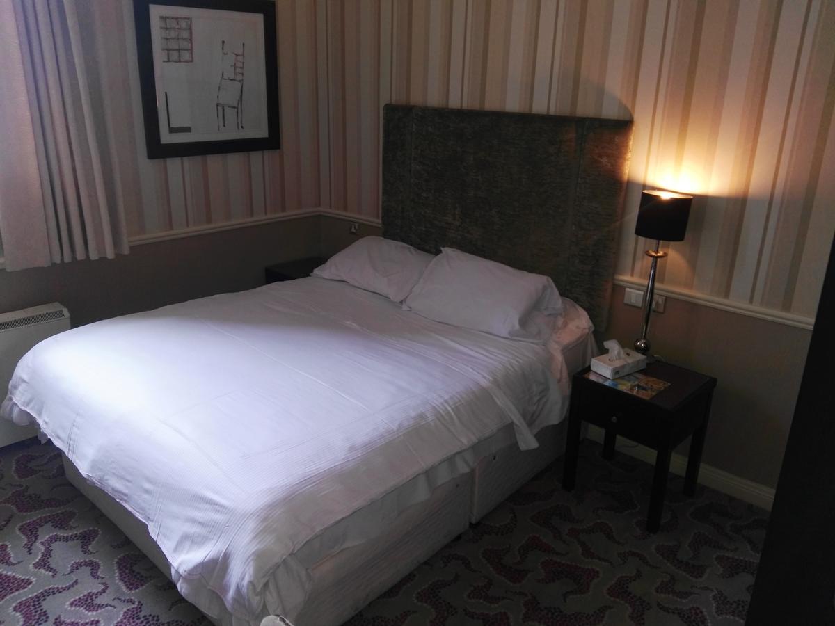 Naas Court Hotel Bagian luar foto