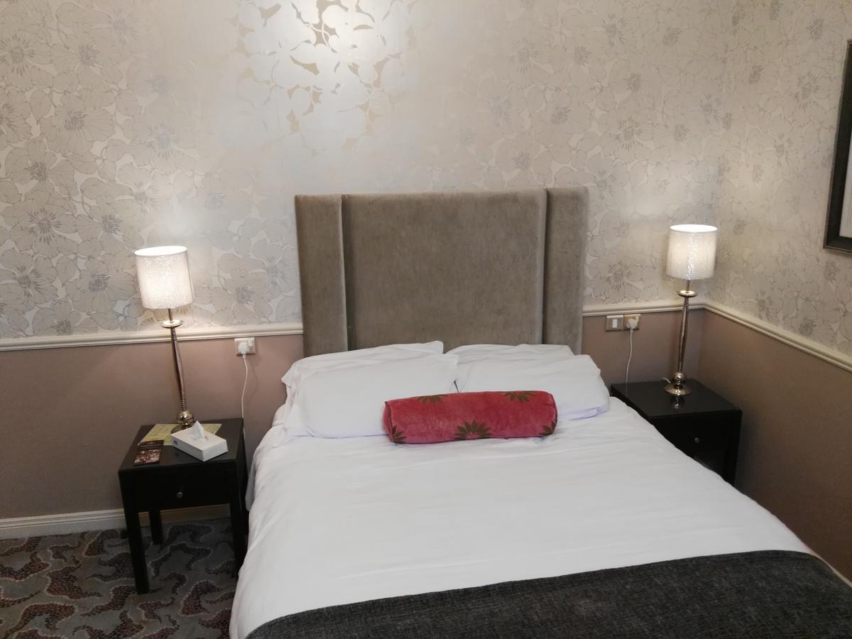 Naas Court Hotel Bagian luar foto