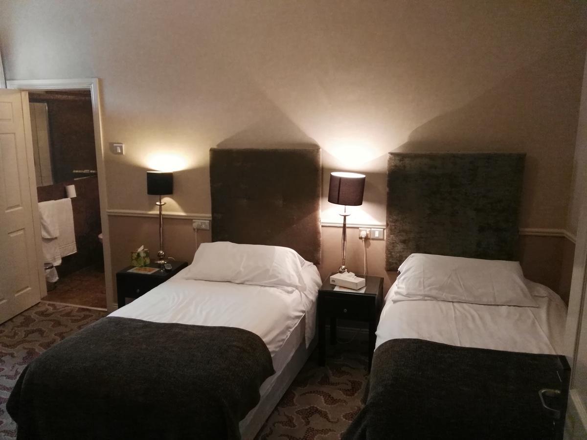 Naas Court Hotel Bagian luar foto