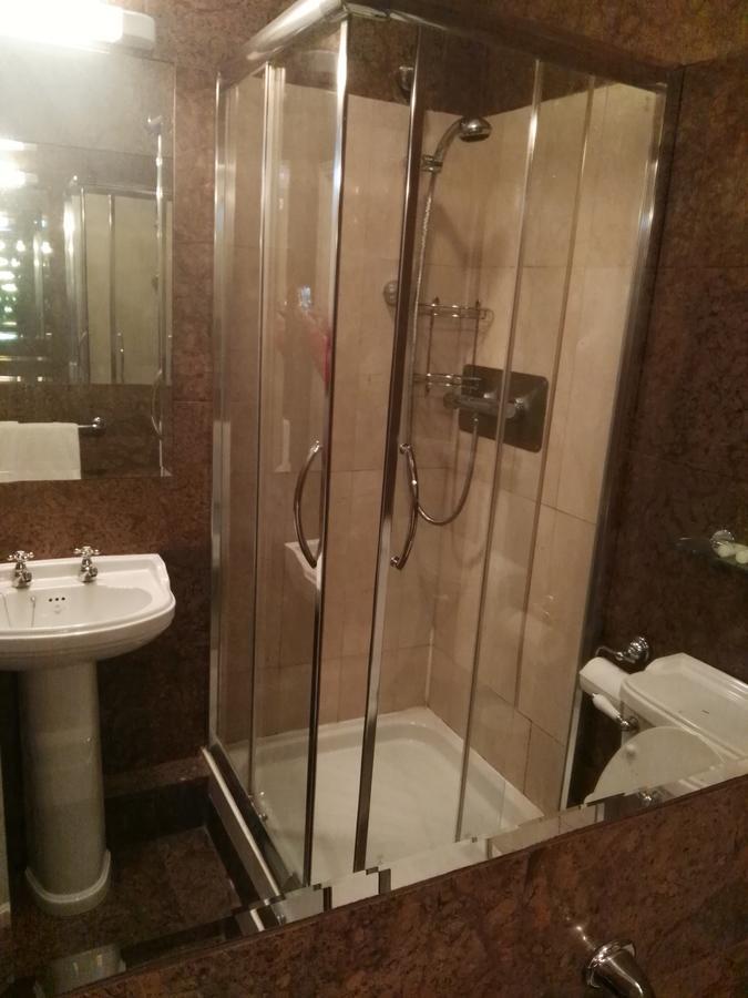 Naas Court Hotel Bagian luar foto