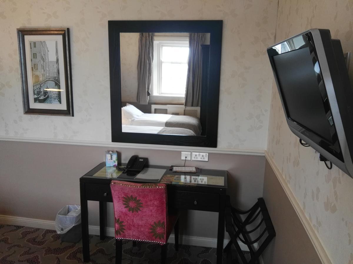 Naas Court Hotel Bagian luar foto