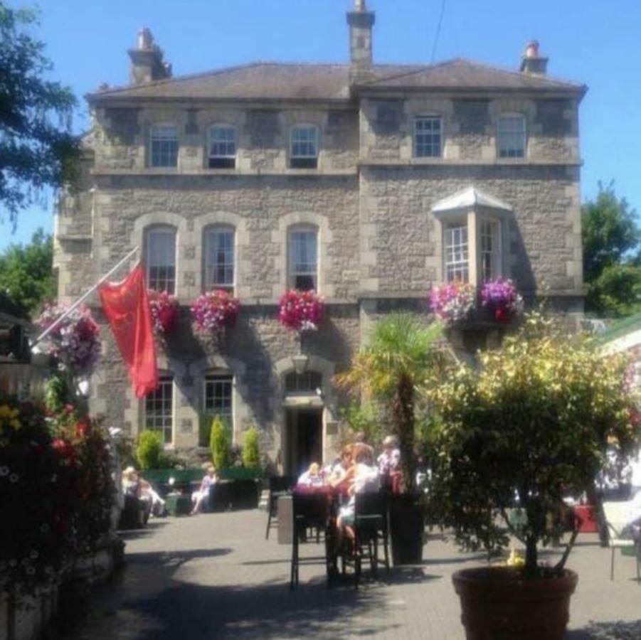 Naas Court Hotel Bagian luar foto